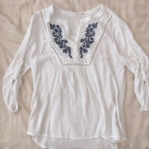 White boho 3/4 sleeve embroidered blouse
